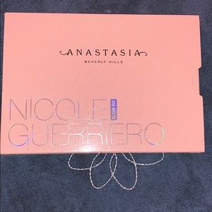 Anastasia Beverly Hills (Nicole Guerrero collab)